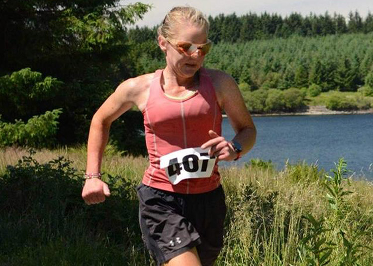 NWRAC Mountain, Fell and Trail Running. A competitor on the Llyn Alwen Trail.